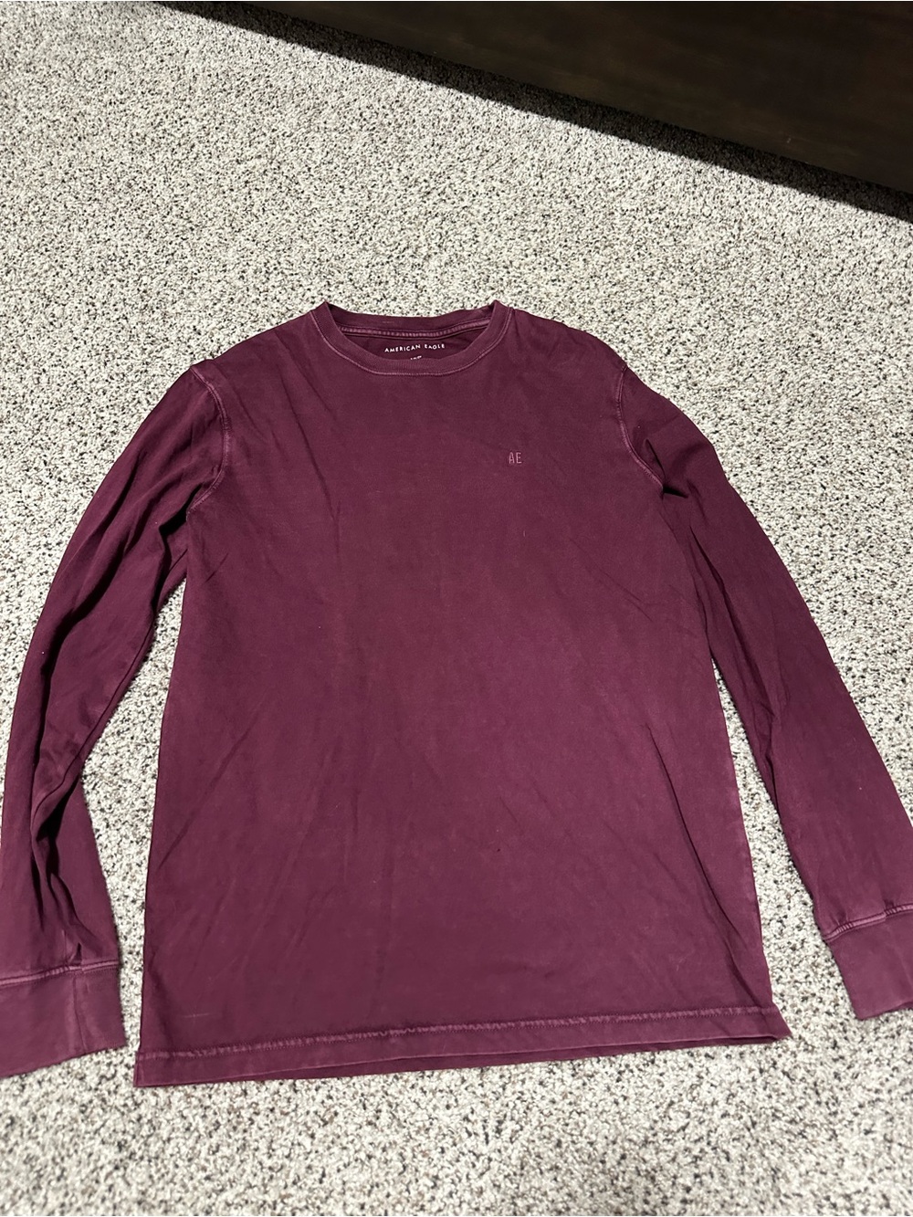 American Eagle Outfitters Men’s Long-Sleeve Crew Tee in Burgundy